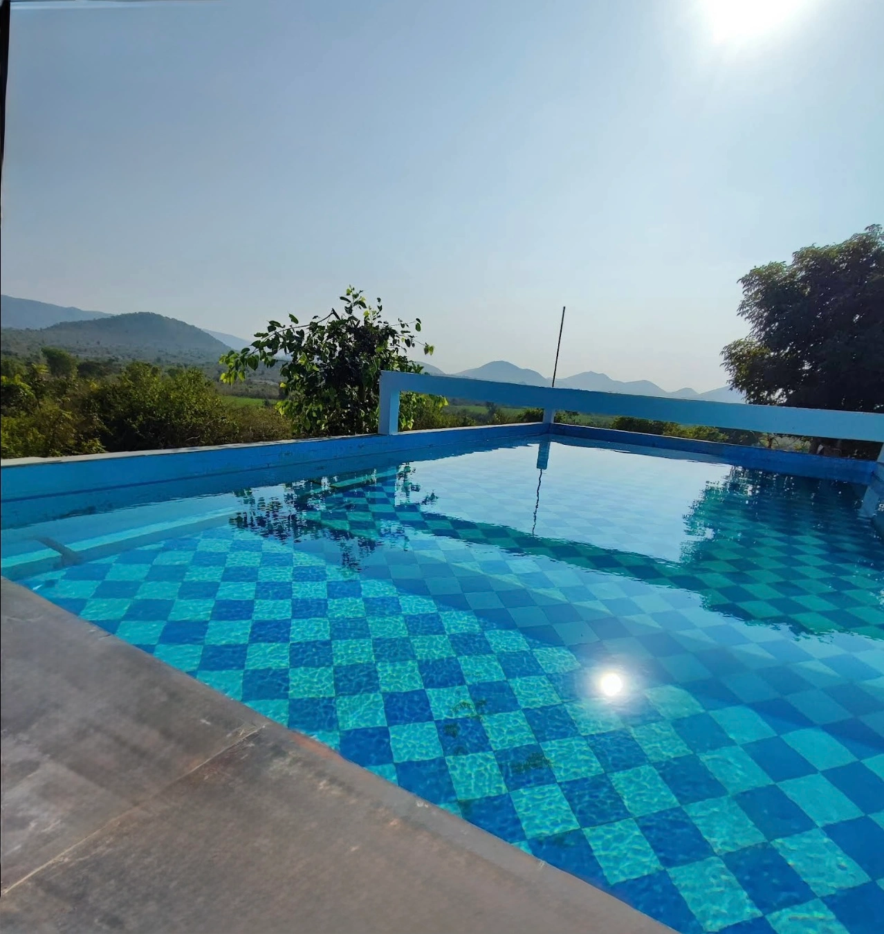 Hilltop pool with uninterrupted countryside views
